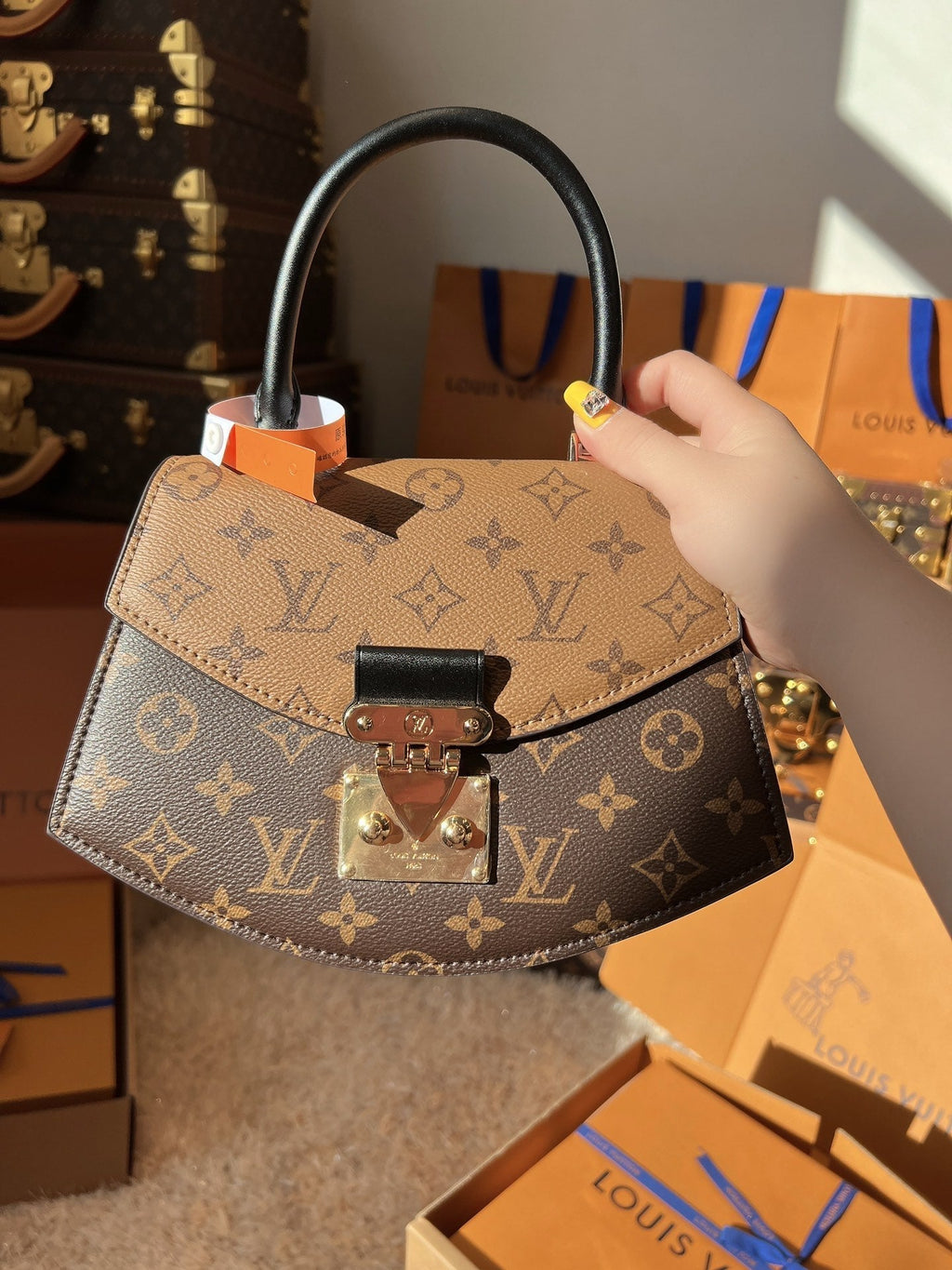 LV Pochette Metis Monogram Reverse Canvas Handle Crossbody Bag with Leather Trim and Shoulder Strap (24 x 18 x 7) cm