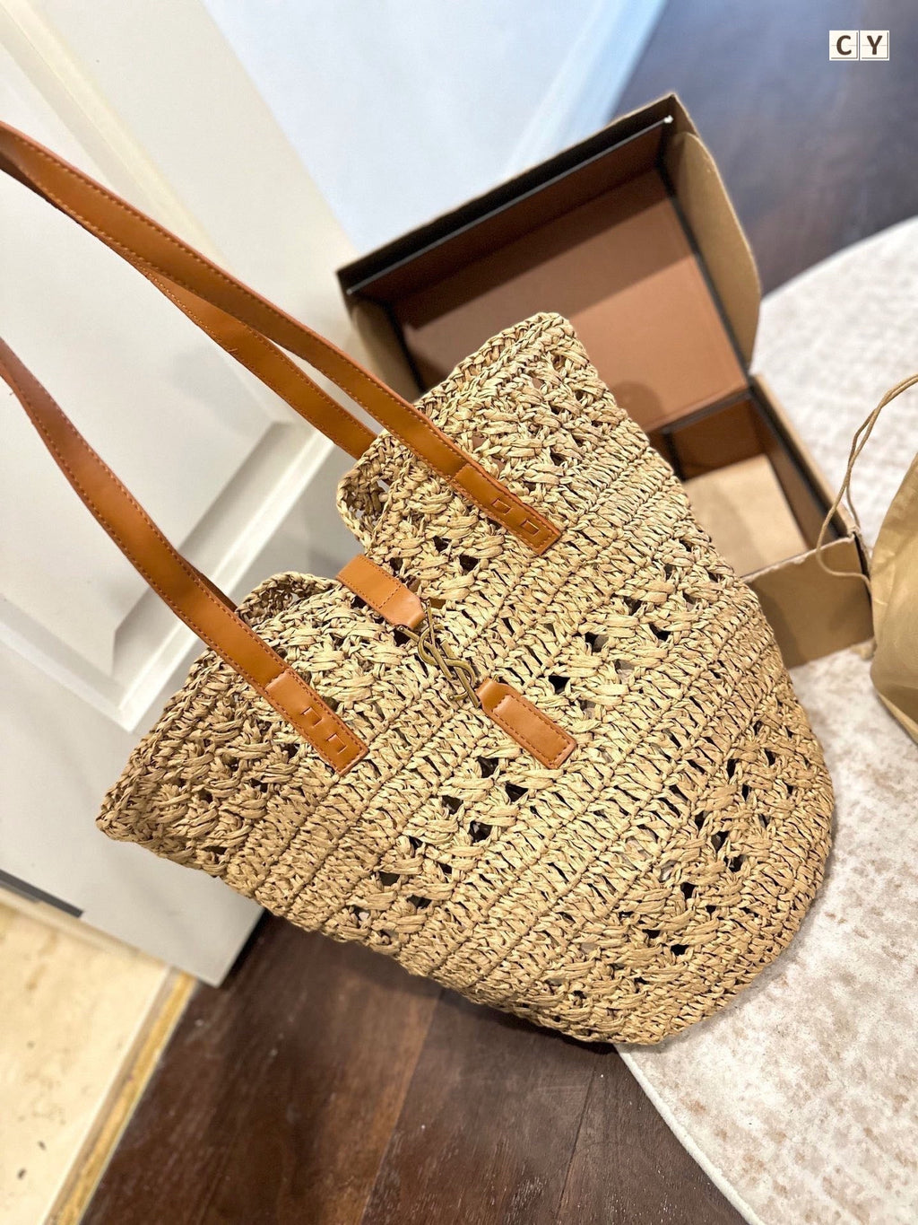 YSL PANIER MEDIUM IN RAFFIA AND VEGETABLE-TANNED LEATHER
