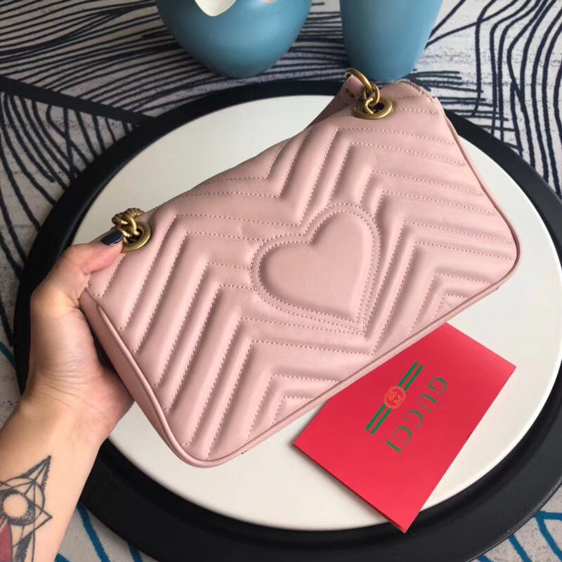 Gucci Marmont matelass¨¦ shoulder bag in Pink