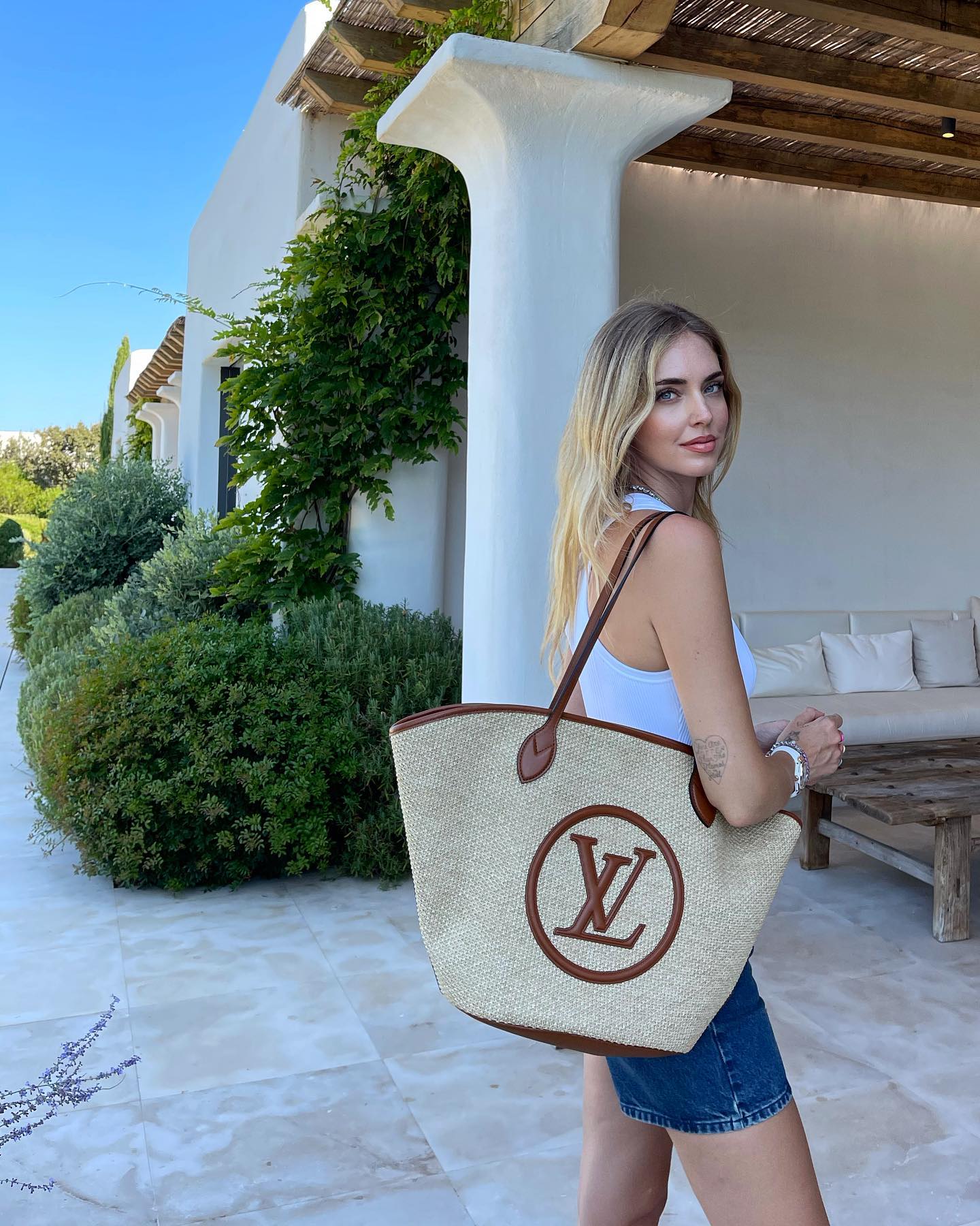 LV OnTheGo MM Monogram Canvas Straw Tote Shoulder Bag with Leather Trim 50 cm